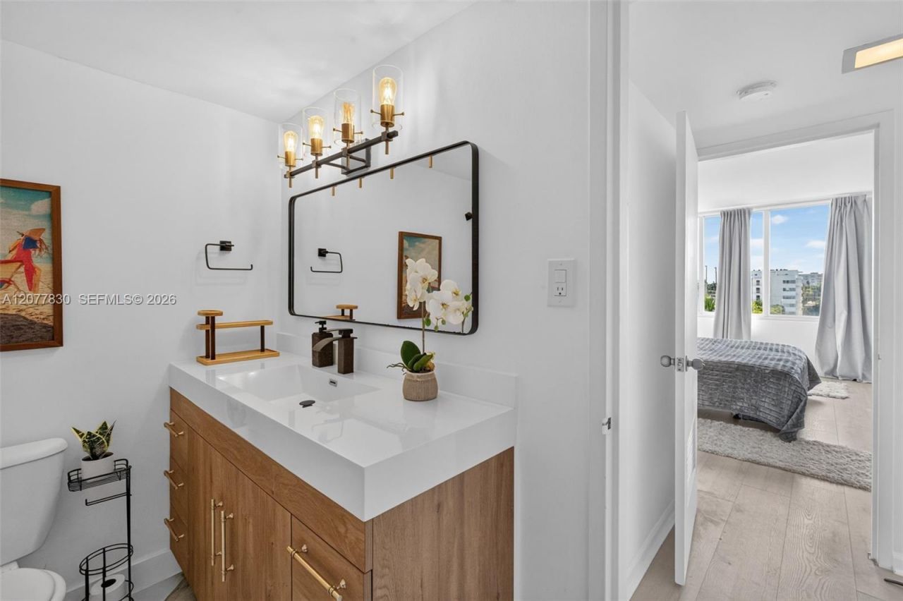 1000 West Ave, Unit 509, Miami Beach, FL 33139 Photo