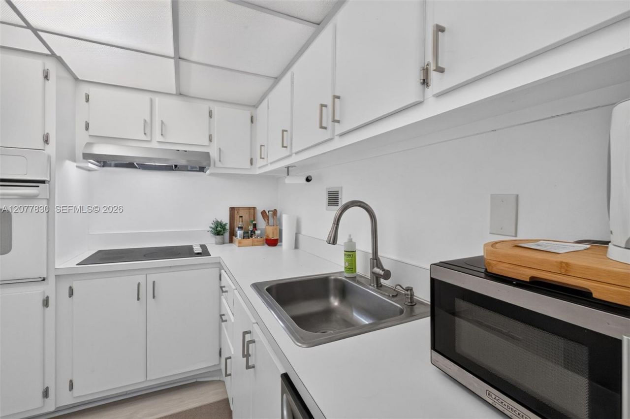 1000 West Ave, Unit 509, Miami Beach, FL 33139 Photo