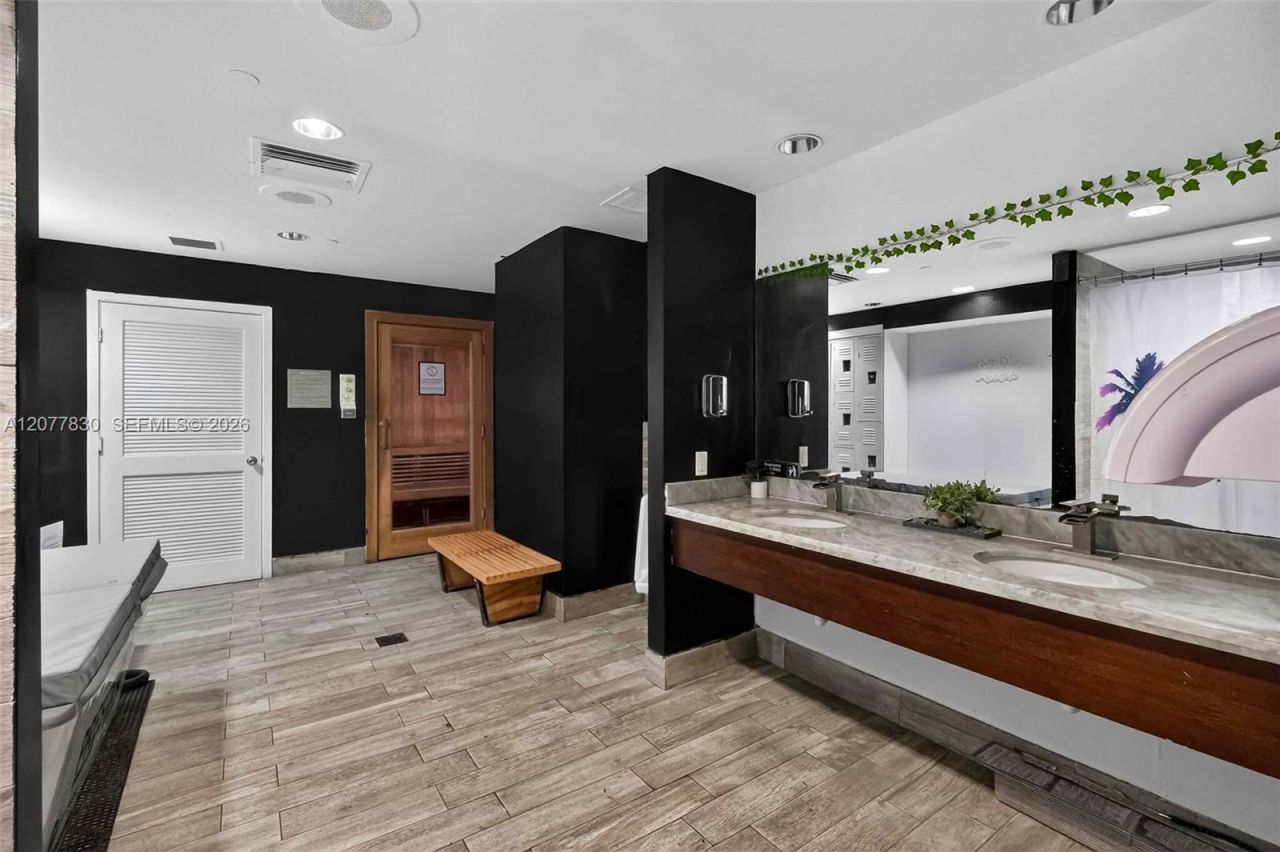 1000 West Ave, Unit 509, Miami Beach, FL 33139 Photo