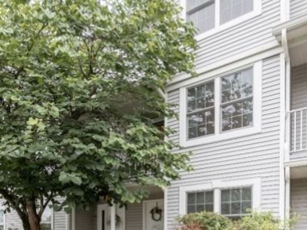 203 Hudson Ct, Independence, NJ 07840