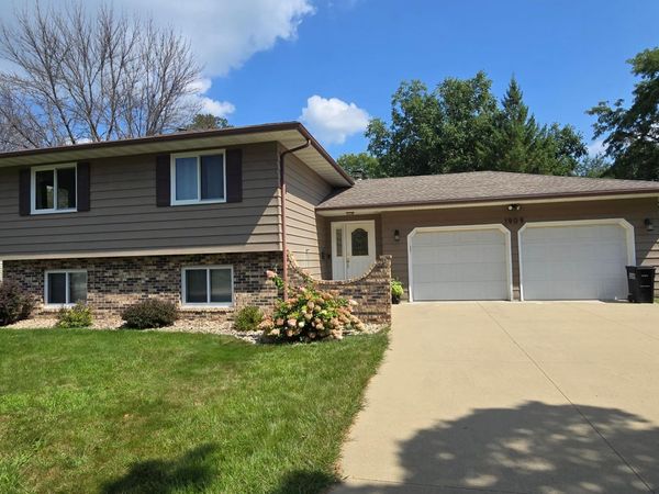 1909 9th Street SW, Austin, MN 55912