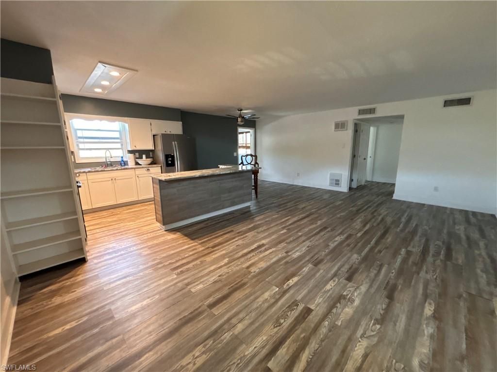 19011 San Carlos Blvd , Fort Myers Beach, FL 33931 Photo