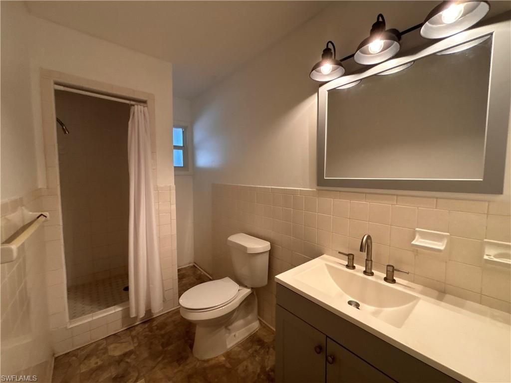 19011 San Carlos Blvd , Fort Myers Beach, FL 33931 Photo