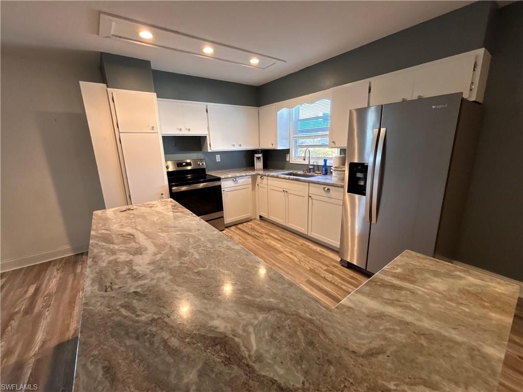 19011 San Carlos Blvd , Fort Myers Beach, FL 33931 Photo