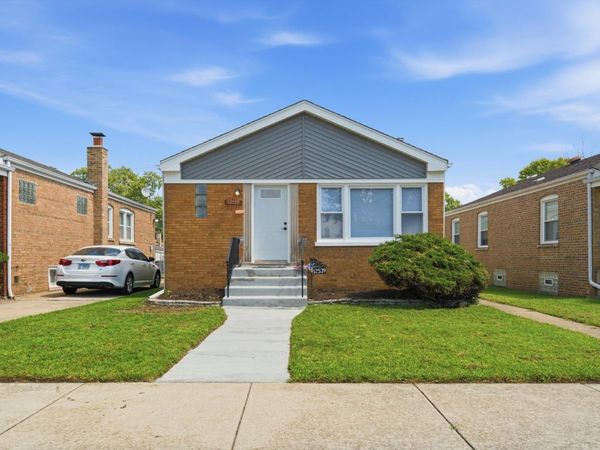 12539 S Yale Avenue , Chicago, IL 60628
