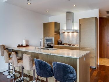2900 Mckinnon Street, Unit 402, Dallas, TX 75201