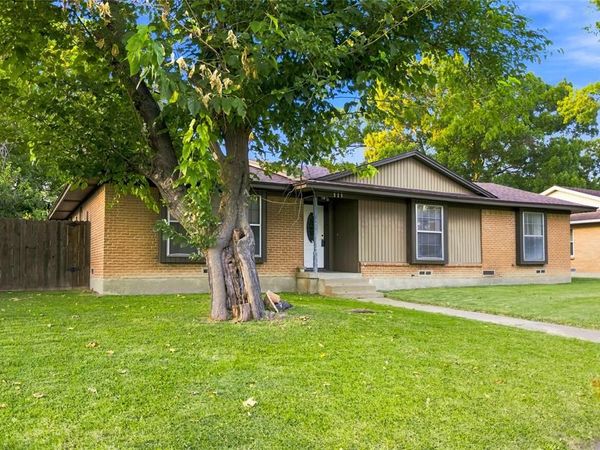 111 W Kenwood Drive, Garland, TX 75041