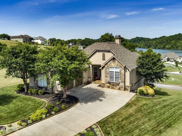 315 Hummingbird Drive, Vonore, TN 37885