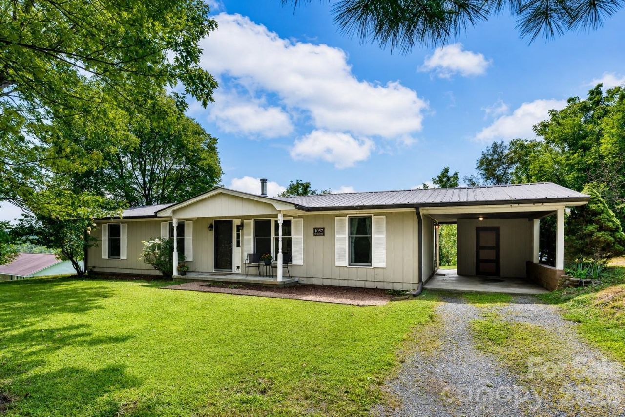 1057 Skyway Drive, Marshall, NC 28753 Main Photo