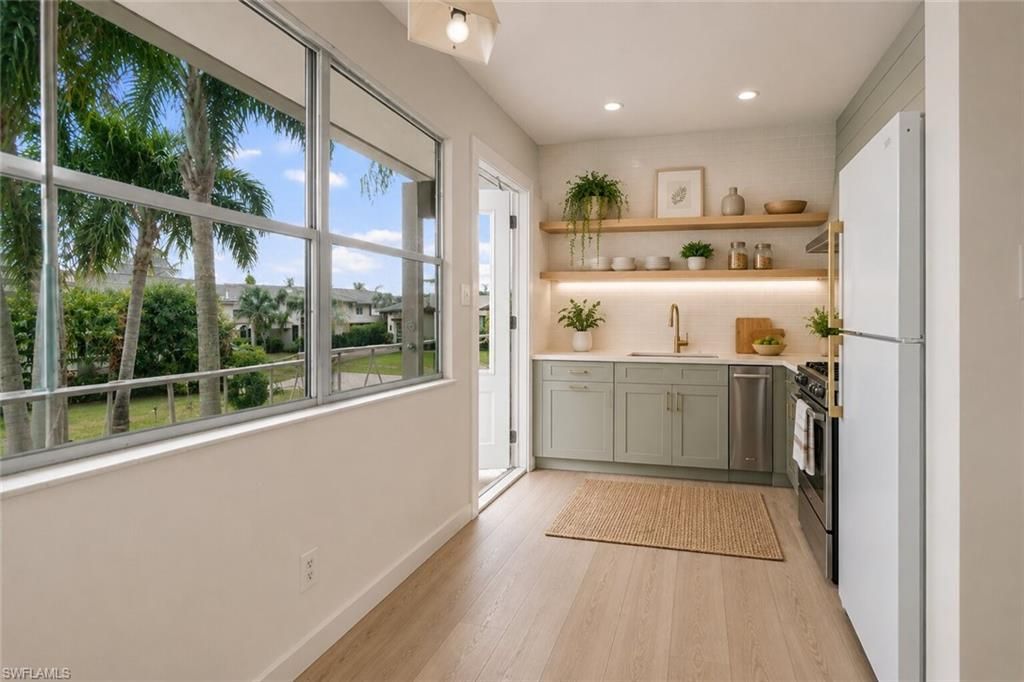 223 8th Ave S, Unit 223B, Naples, FL 34102 Photo