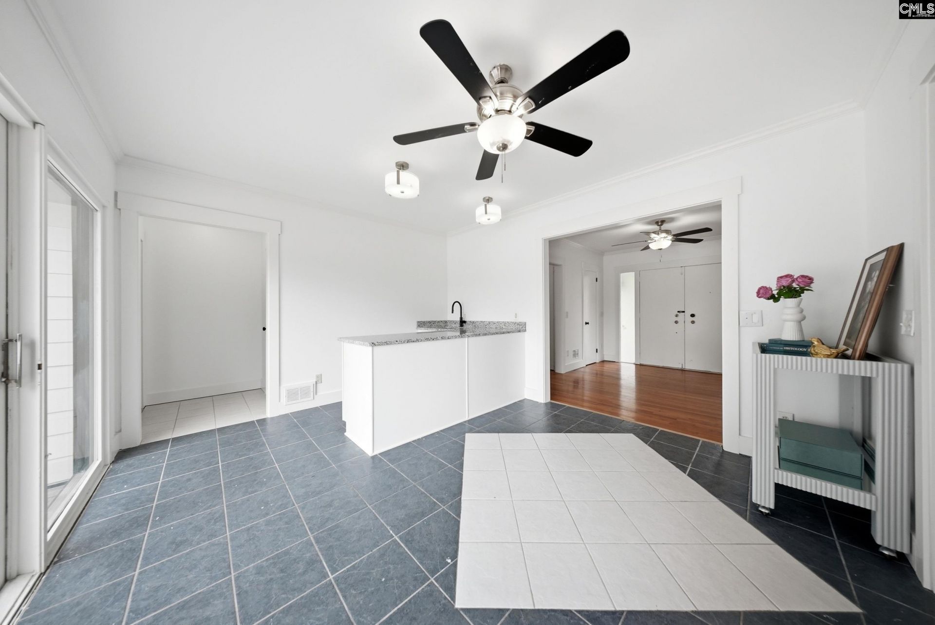 18 Northlake Road  Photo 17