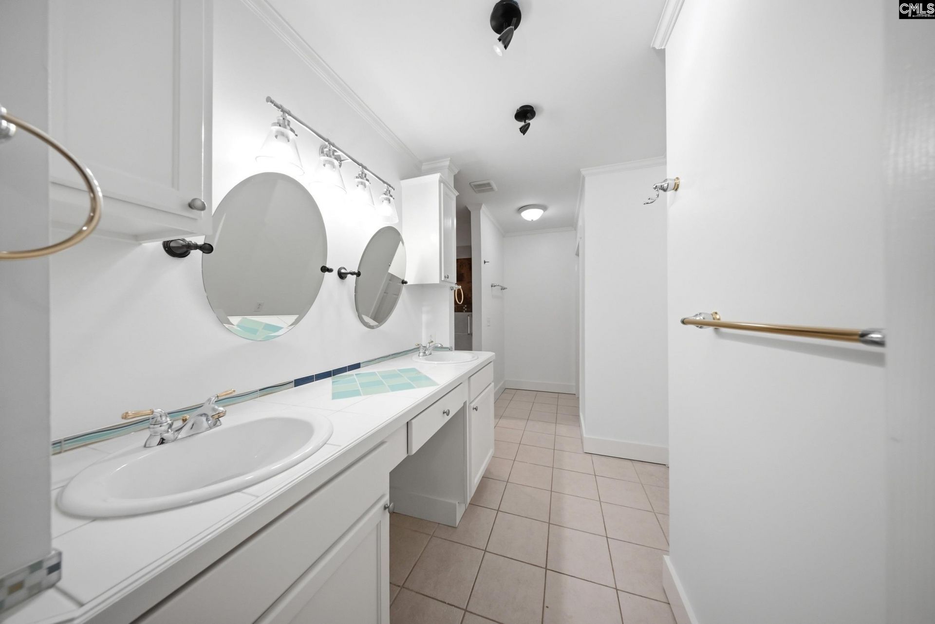 18 Northlake Road  Photo 23