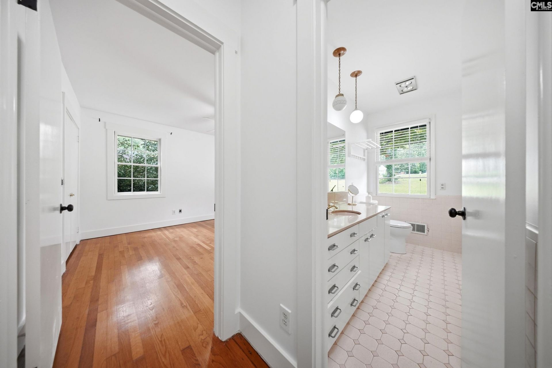 18 Northlake Road  Photo 35