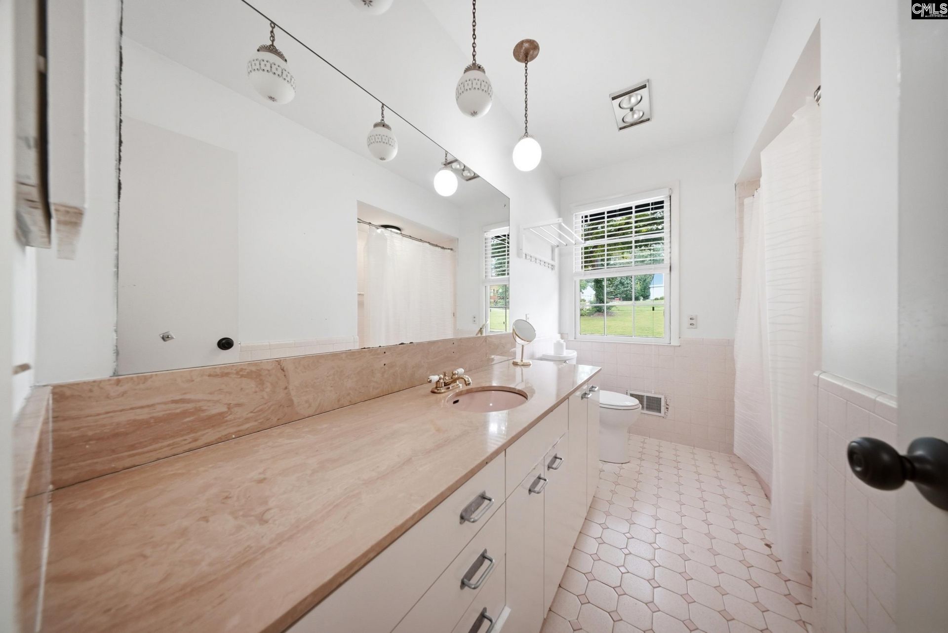 18 Northlake Road  Photo 36