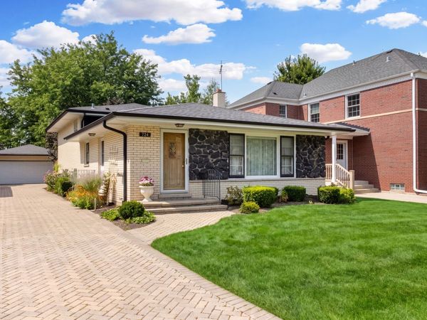 724 S Chester Avenue , Park Ridge, IL 60068