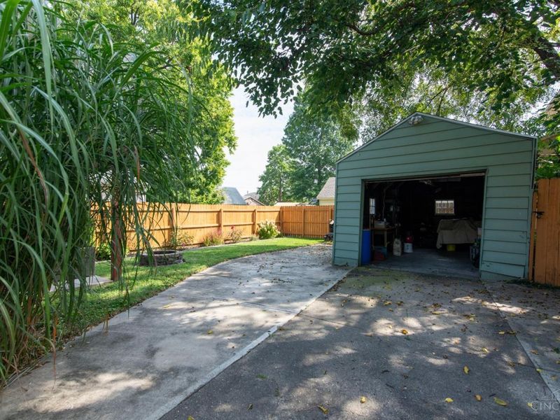 8104 Lake Avenue, Deer Park, OH 45236 Photo 16