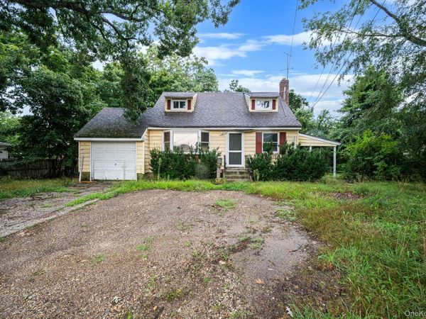 440 Clayton Street , Central Islip, NY 11722