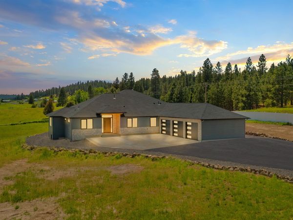 19490 N Madison Rd, Mead, WA 99021