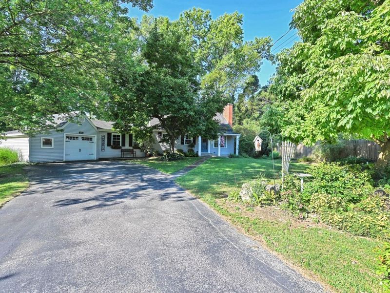 6193 Dawes Lane, Cincinnati, OH 45230 Photo 2