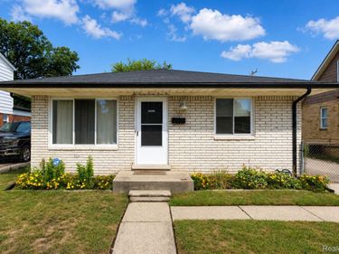 27735 Osmun Street , Madison Heights, Mi 48071