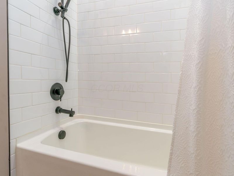 2891 Kobuk Drive, Unit 301, Columbus, OH 43228 Photo 27
