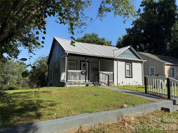 703 Stage Street NW, Lenoir, NC 28645