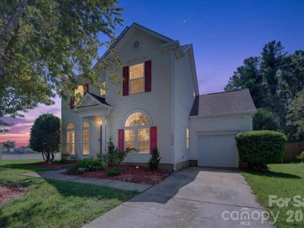 12548 Panthersville Drive , Charlotte, NC 28269