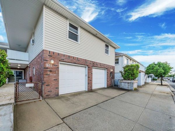 105 Vermont Street , Unit Upper, Long Beach, NY 11561