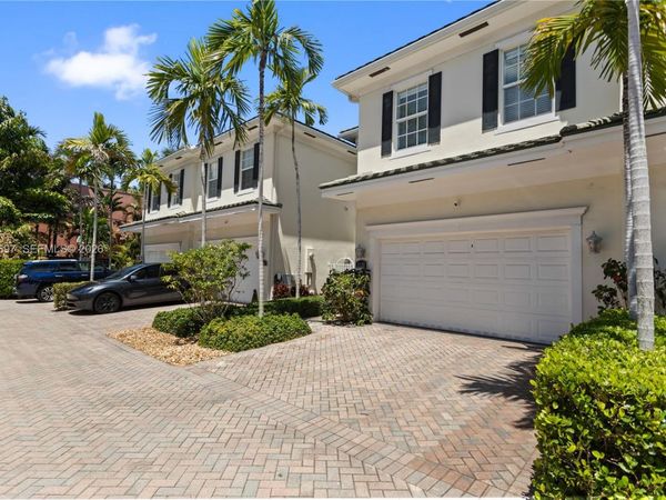1139 N Victoria Park Rd, Fort Lauderdale, FL 33304