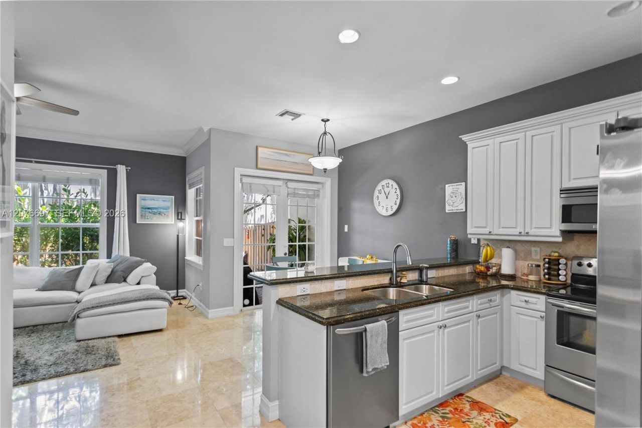 1139 N Victoria Park Rd, Fort Lauderdale, FL 33304 Photo