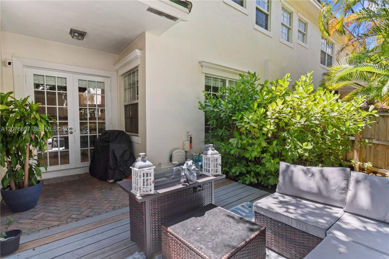 1139 N Victoria Park Rd, Fort Lauderdale, FL 33304 Photo