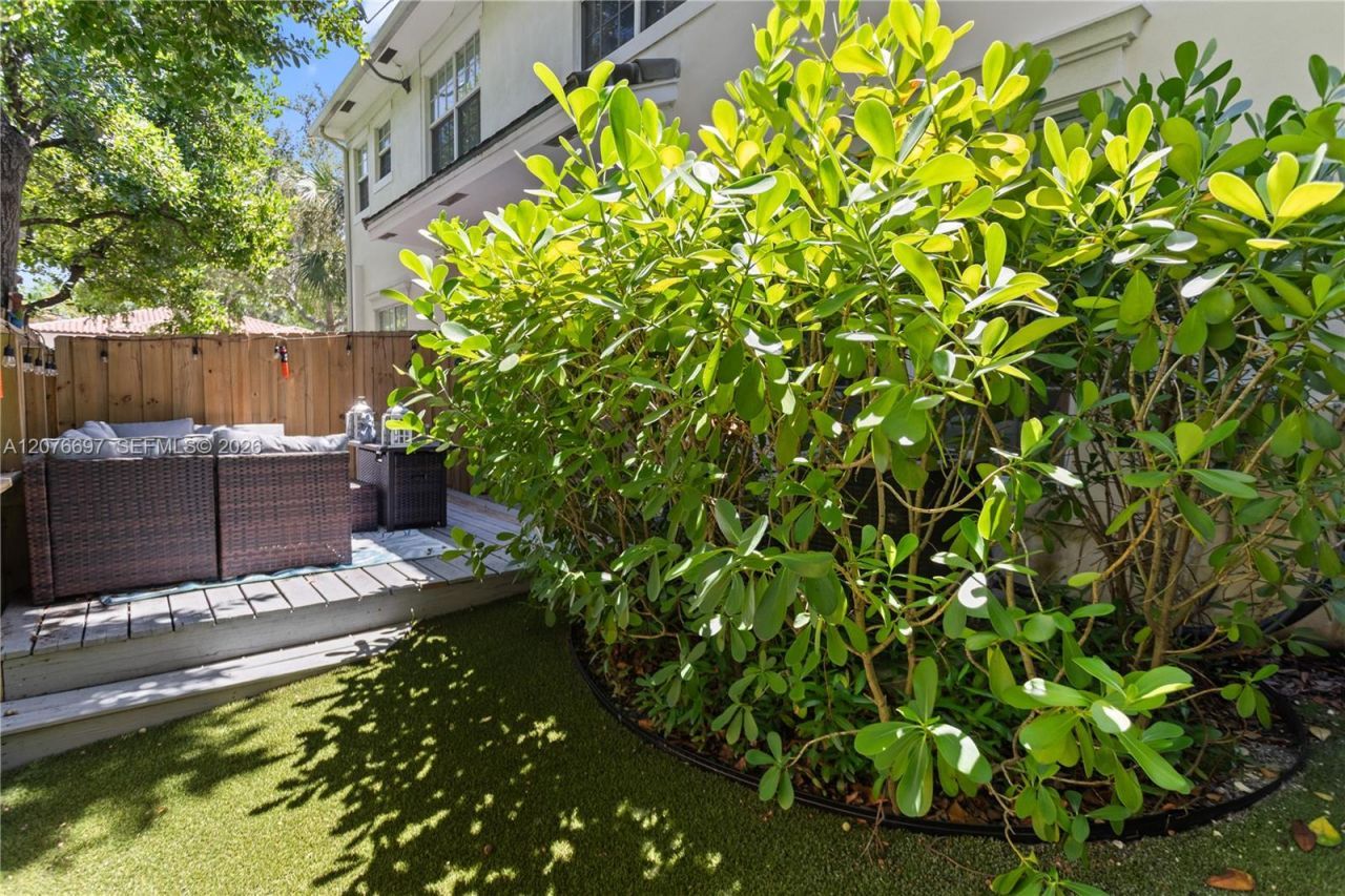 1139 N Victoria Park Rd, Fort Lauderdale, FL 33304 Photo