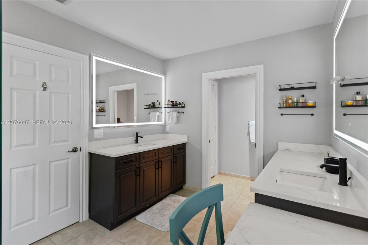 1139 N Victoria Park Rd, Fort Lauderdale, FL 33304 Photo