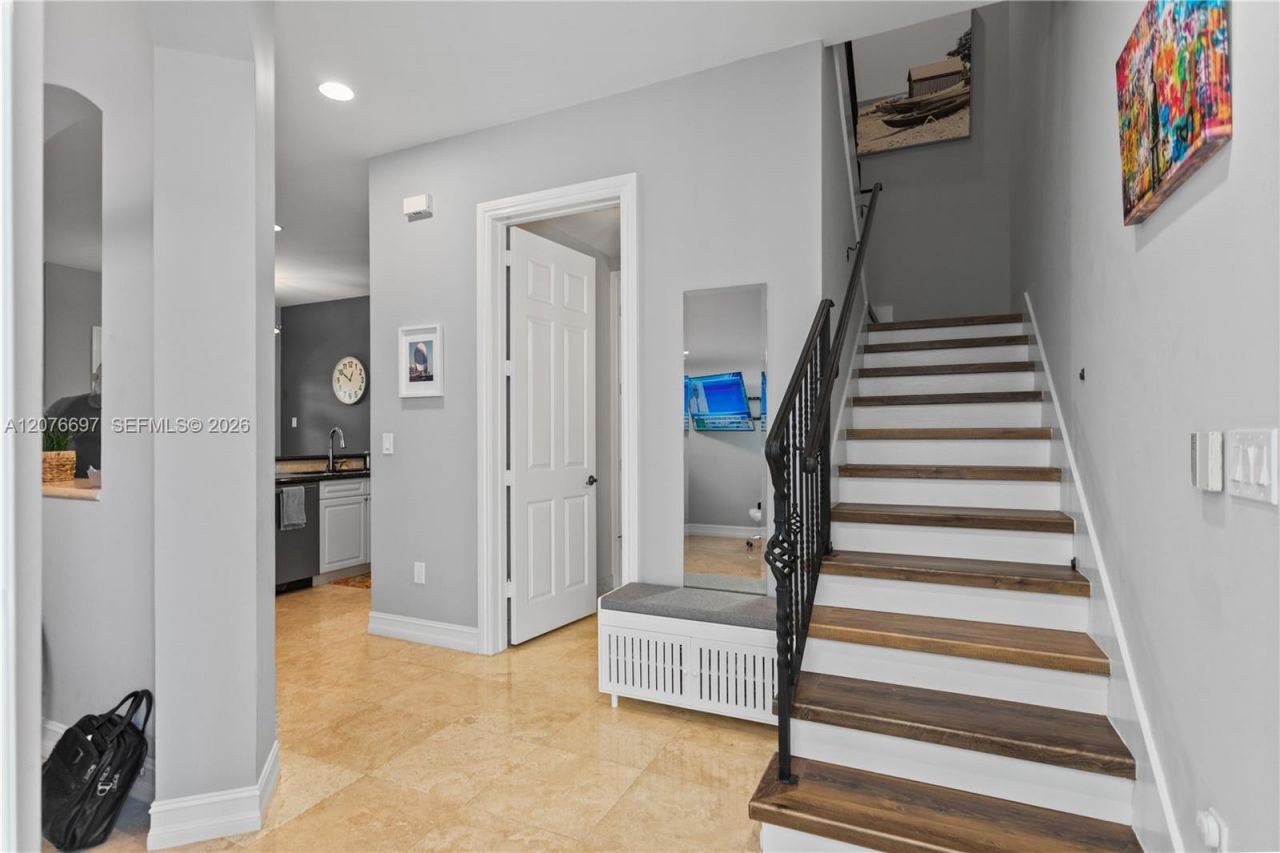 1139 N Victoria Park Rd, Fort Lauderdale, FL 33304 Photo