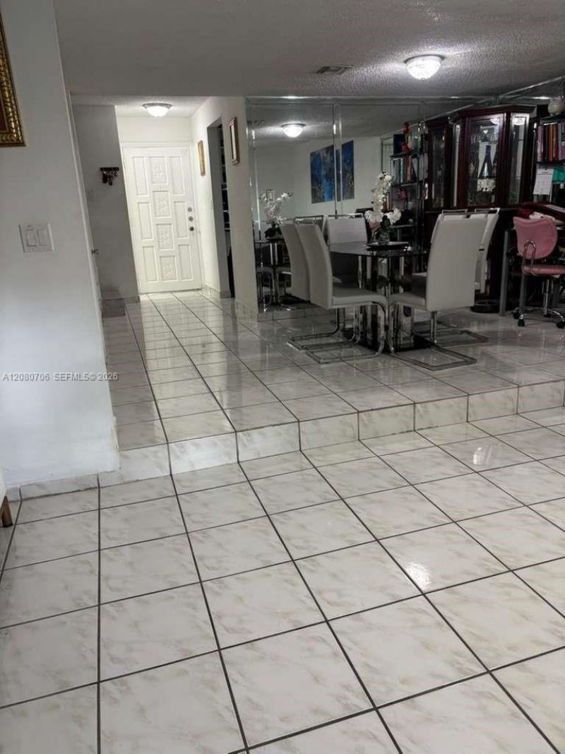 11 Olive Dr, Unit F, Hialeah, FL 33010 Photo