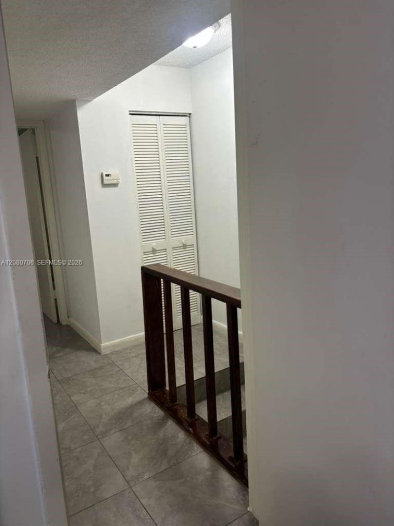 11 Olive Dr, Unit F, Hialeah, FL 33010 Photo