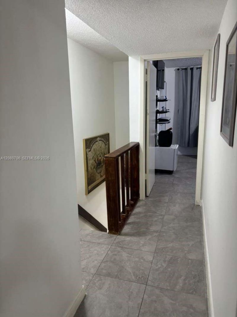 11 Olive Dr, Unit F, Hialeah, FL 33010 Photo