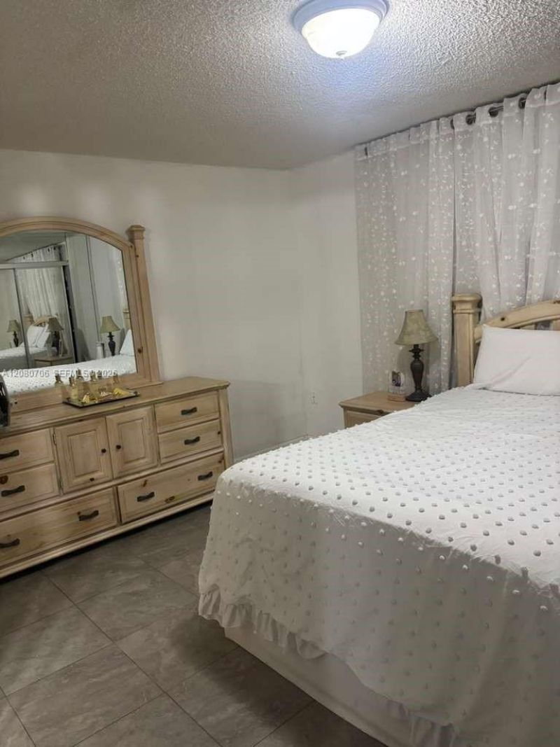 11 Olive Dr, Unit F, Hialeah, FL 33010 Photo