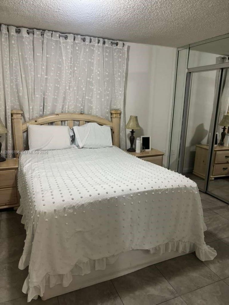 11 Olive Dr, Unit F, Hialeah, FL 33010 Photo