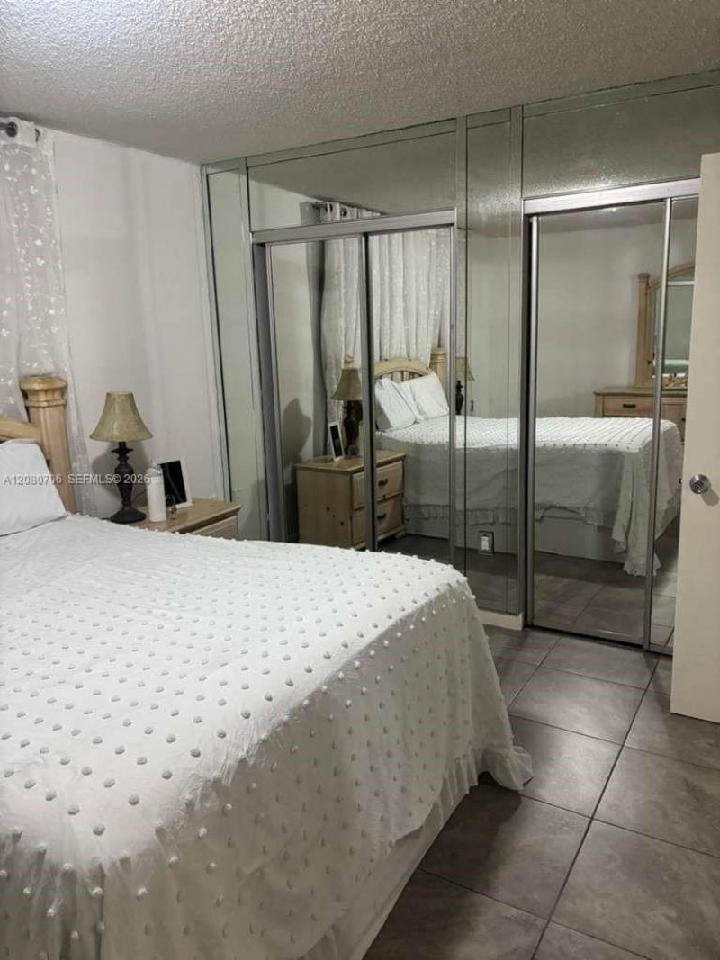 11 Olive Dr, Unit F, Hialeah, FL 33010 Photo