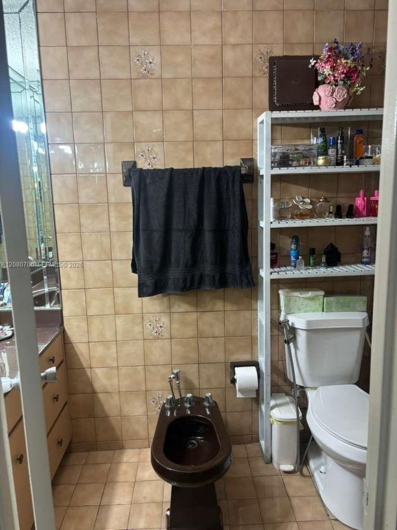 11 Olive Dr, Unit F, Hialeah, FL 33010 Photo