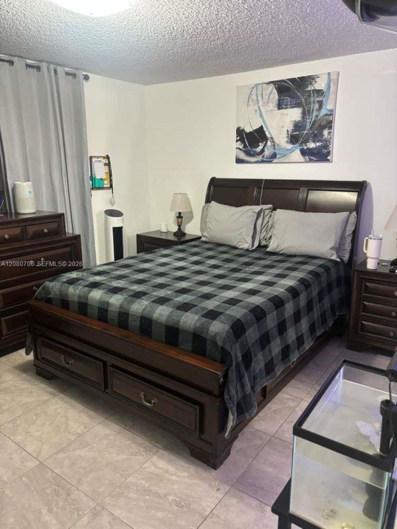 11 Olive Dr, Unit F, Hialeah, FL 33010 Photo