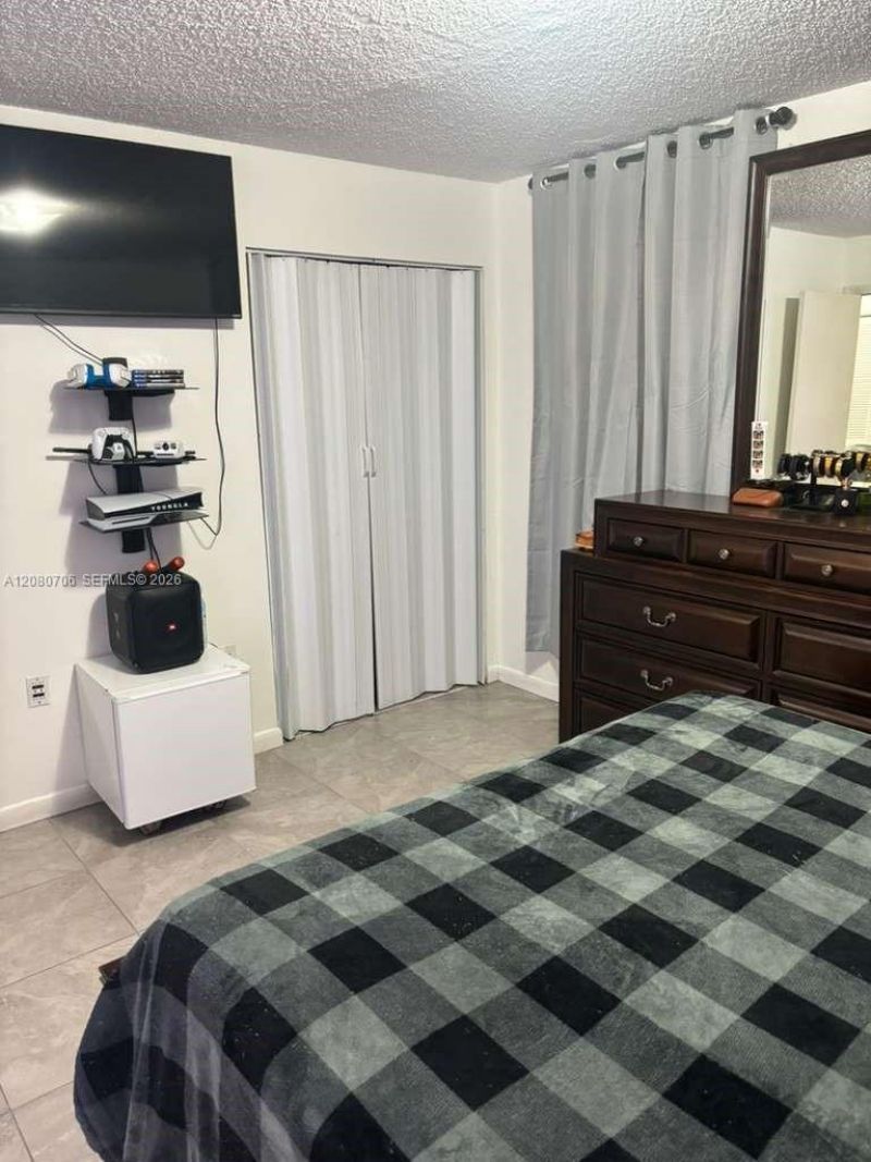 11 Olive Dr, Unit F, Hialeah, FL 33010 Photo