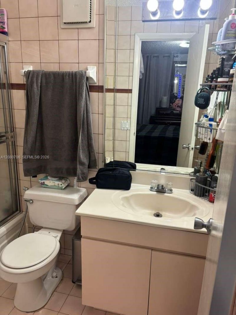 11 Olive Dr, Unit F, Hialeah, FL 33010 Photo
