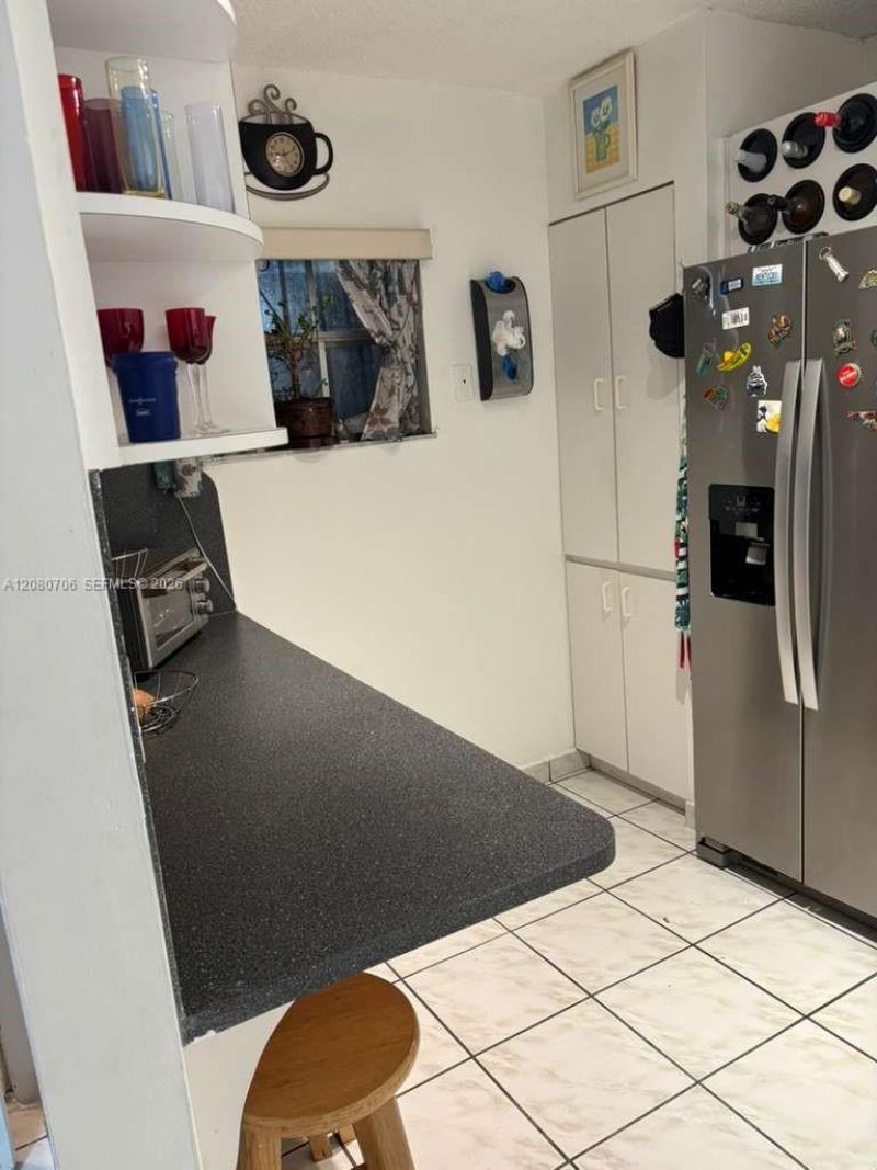 11 Olive Dr, Unit F, Hialeah, FL 33010 Photo