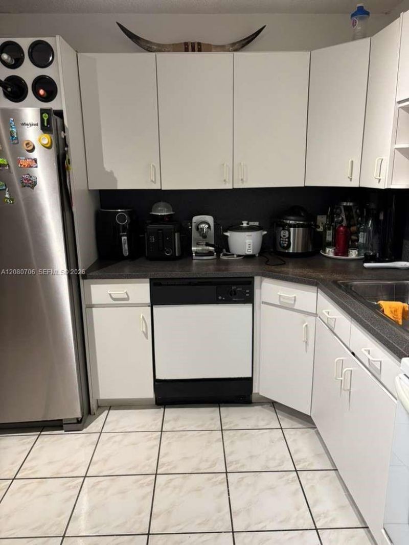11 Olive Dr, Unit F, Hialeah, FL 33010 Photo