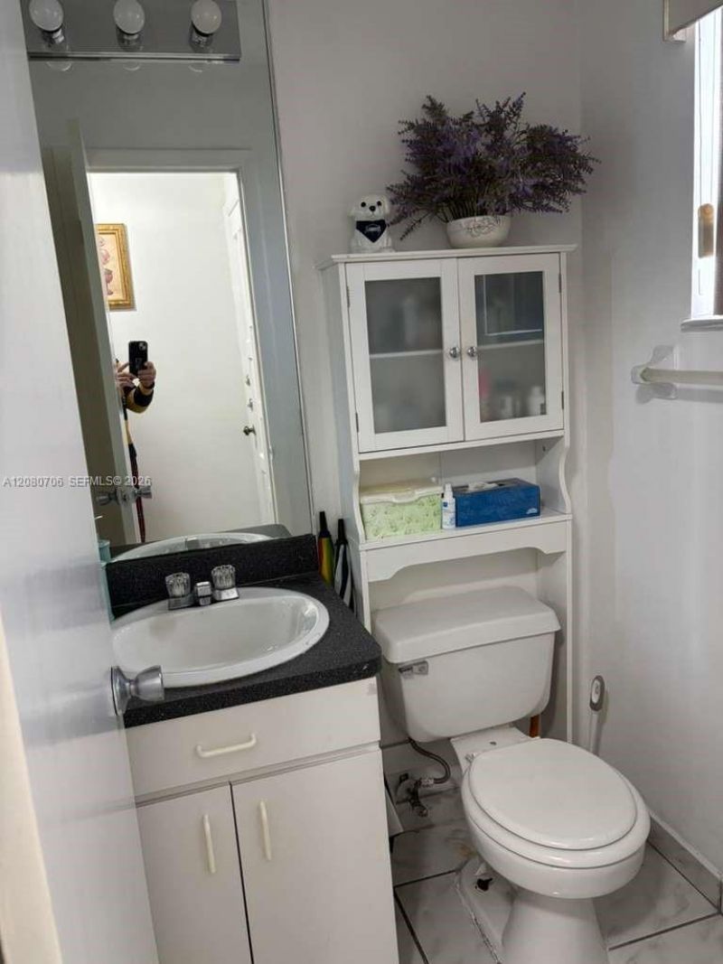 11 Olive Dr, Unit F, Hialeah, FL 33010 Photo