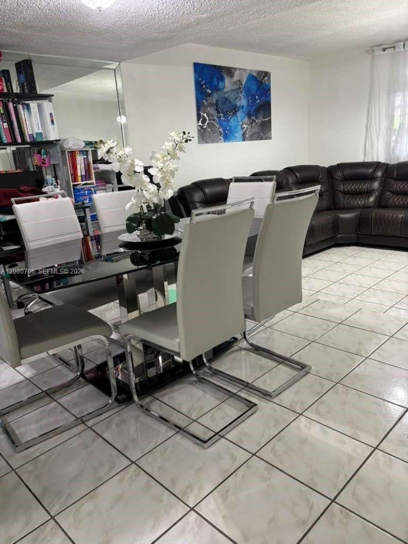 11 Olive Dr, Unit F, Hialeah, FL 33010 Photo