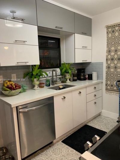2 NE 44th St , Miami, FL 33137 Photo