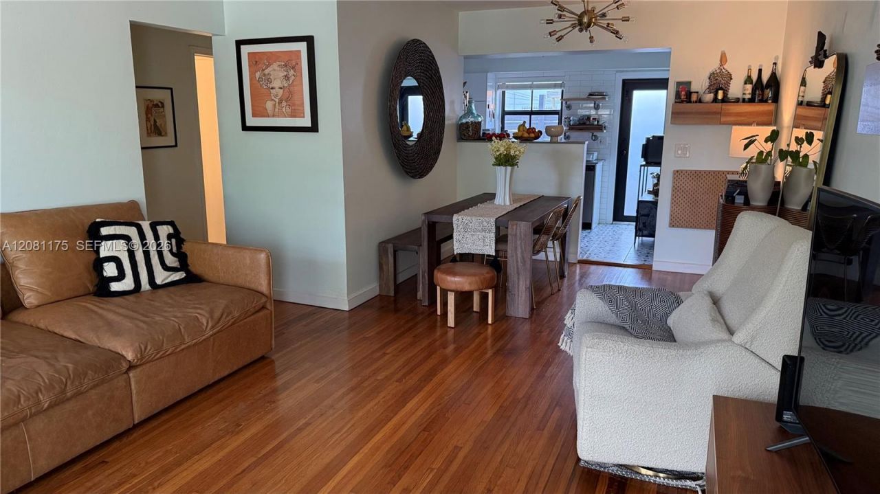 2 NE 44th St , Miami, FL 33137 Photo